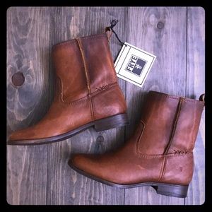 NWT Frye Short Boots